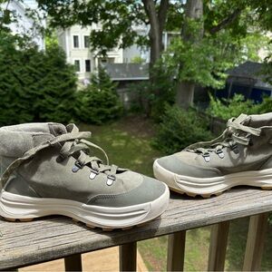 Sorel Olive High-Top Boots women’s 11